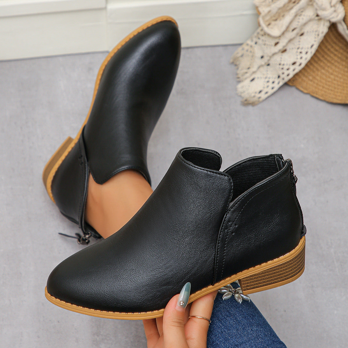 Women's Pointed-toe Leather Boots With Back Zipper