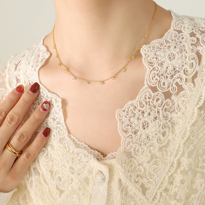 Euro-American Instagram-style Roman Inspired Multi-attachment Versatile Clavicle Chain